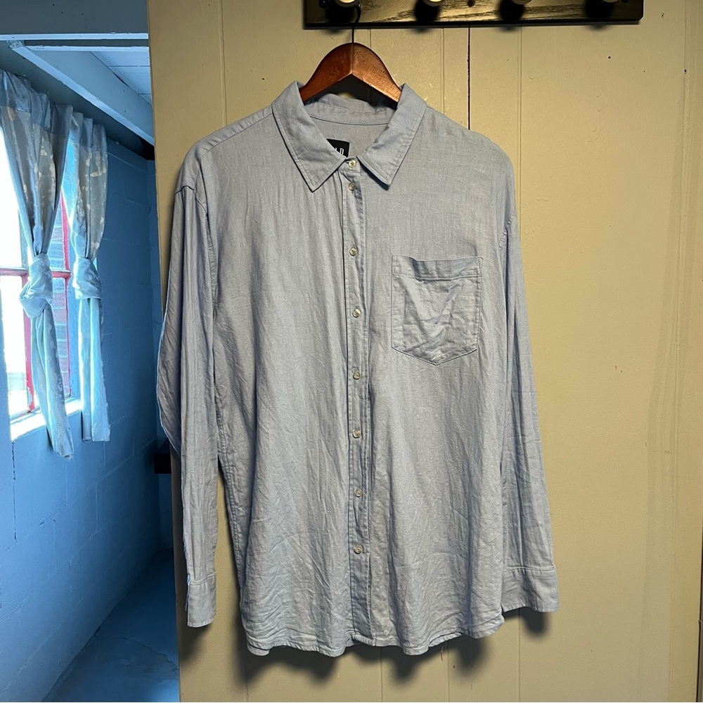 GAP Men's Casual Light Blue Chambray Button Down Shirt Large